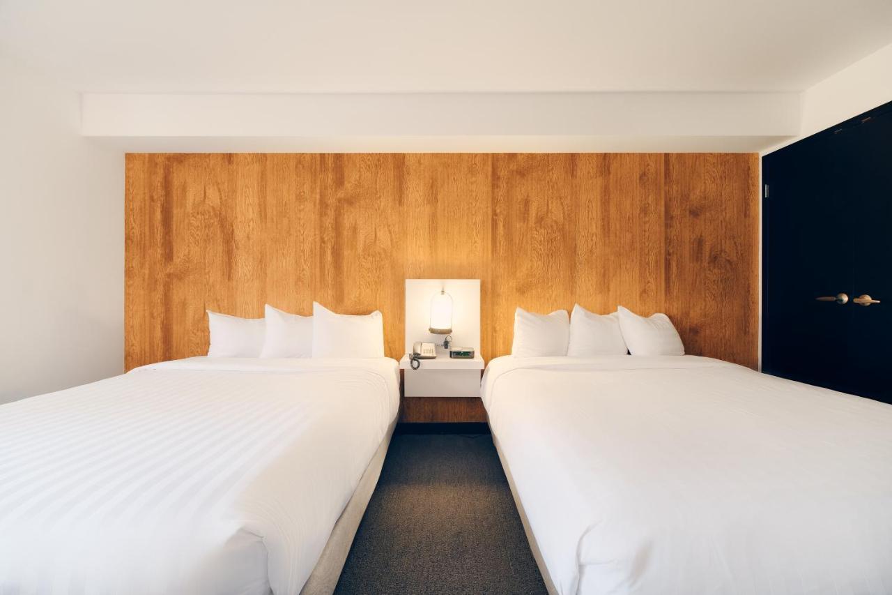 Aava Whistler Hotel Esterno foto