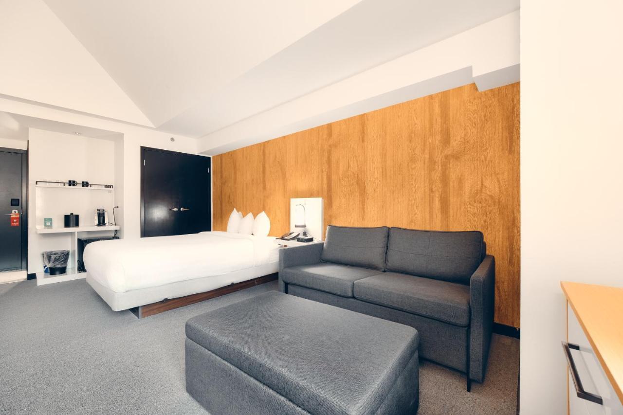 Aava Whistler Hotel Esterno foto