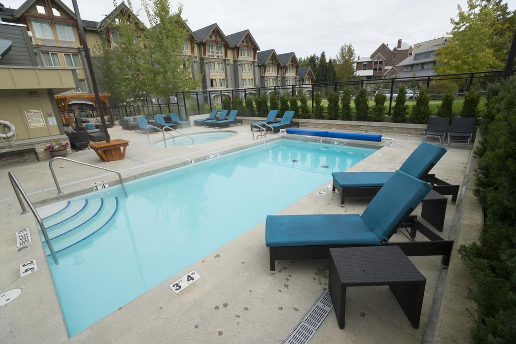 Aava Whistler Hotel Esterno foto